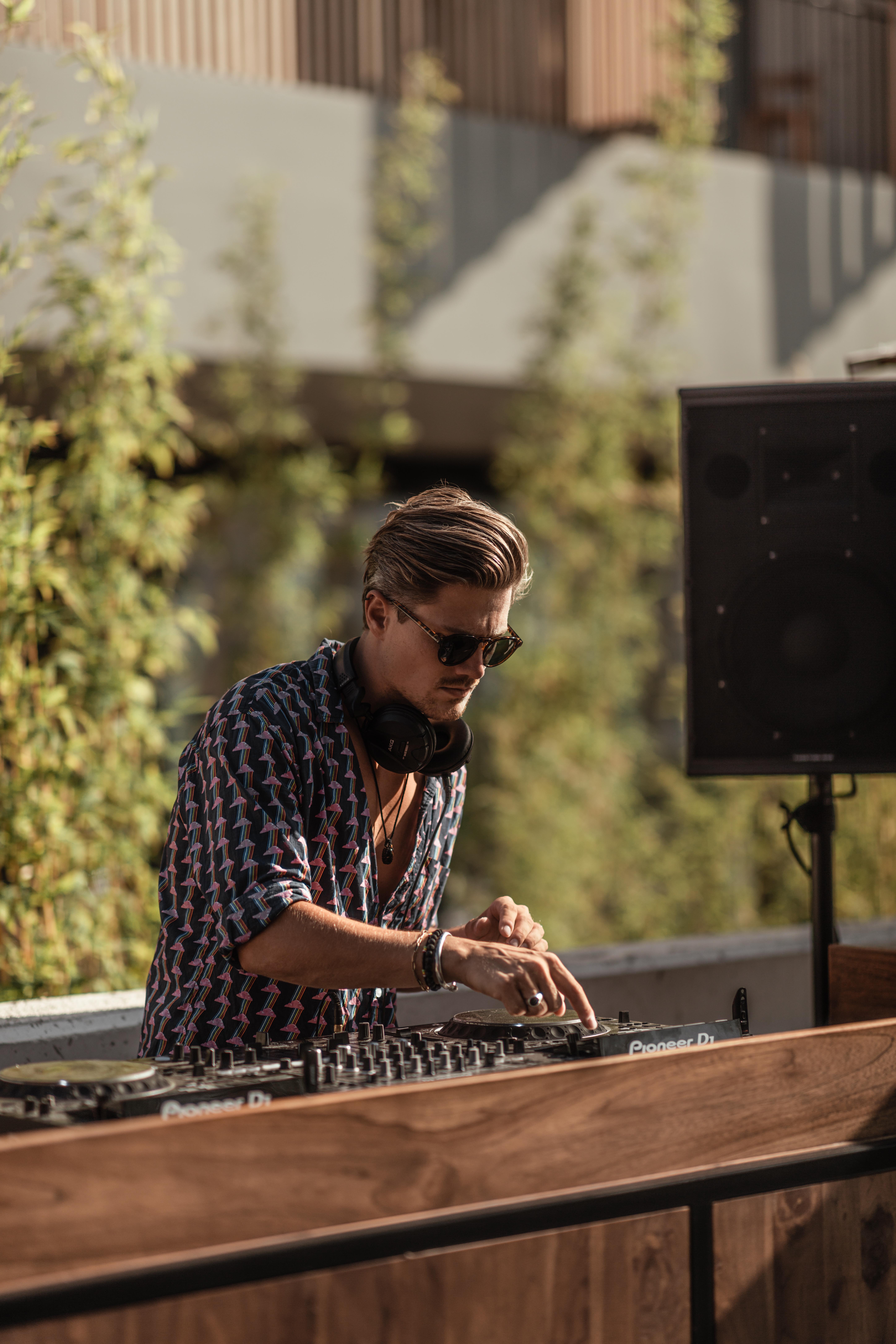 Oku Ibiza (Adults Only) Hotel San Antonio  Exterior photo DJ performing at a party